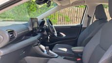Toyota Yaris 1.5 Hybrid Icon 5dr CVT Hybrid Hatchback